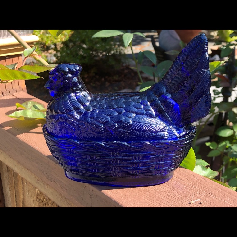 LG Wright cobalt blue hen on nest basket
